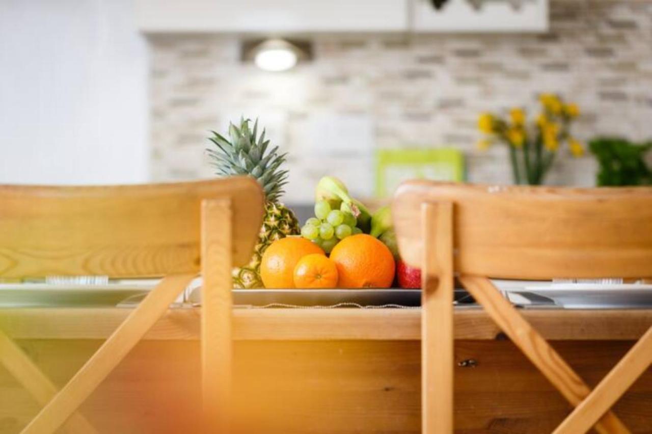 Contemporary Trumpington Apartment With Self Check-In ,Free On-Site Parking, Terrace, Super Fast Wifi & 5 Mins Drive To Papworth & Addenbrookes Hospitals Κέμπριτζ Εξωτερικό φωτογραφία