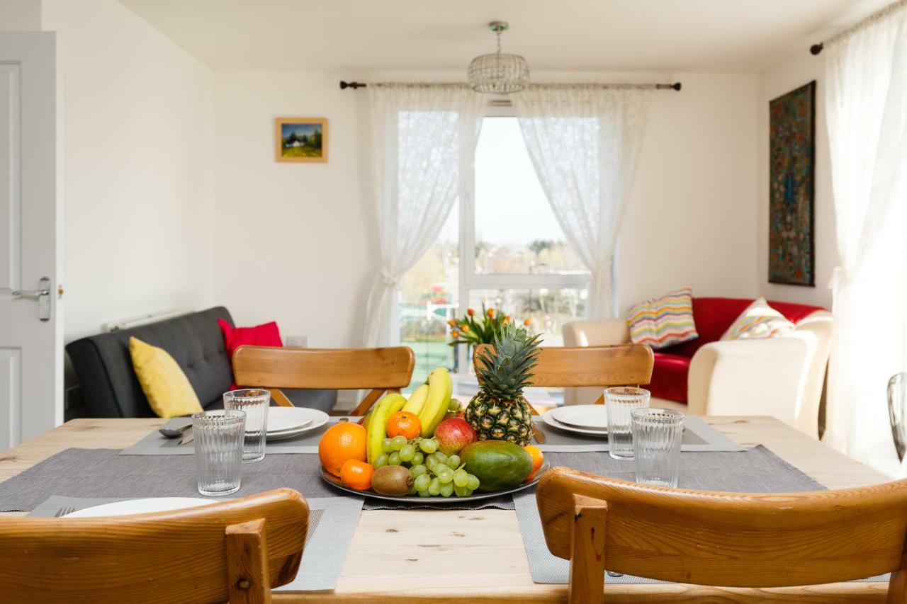 Contemporary Trumpington Apartment With Self Check-In ,Free On-Site Parking, Terrace, Super Fast Wifi & 5 Mins Drive To Papworth & Addenbrookes Hospitals Κέμπριτζ Εξωτερικό φωτογραφία